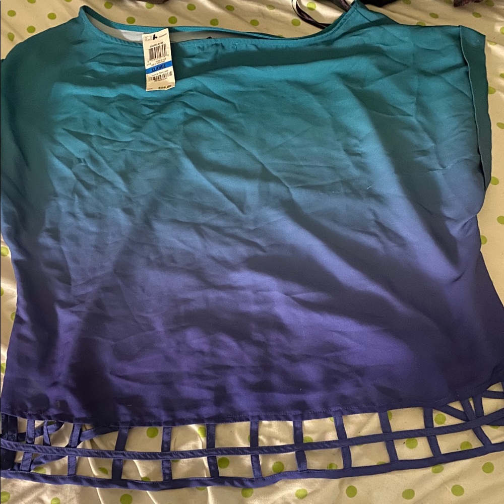 Colorful women  👚